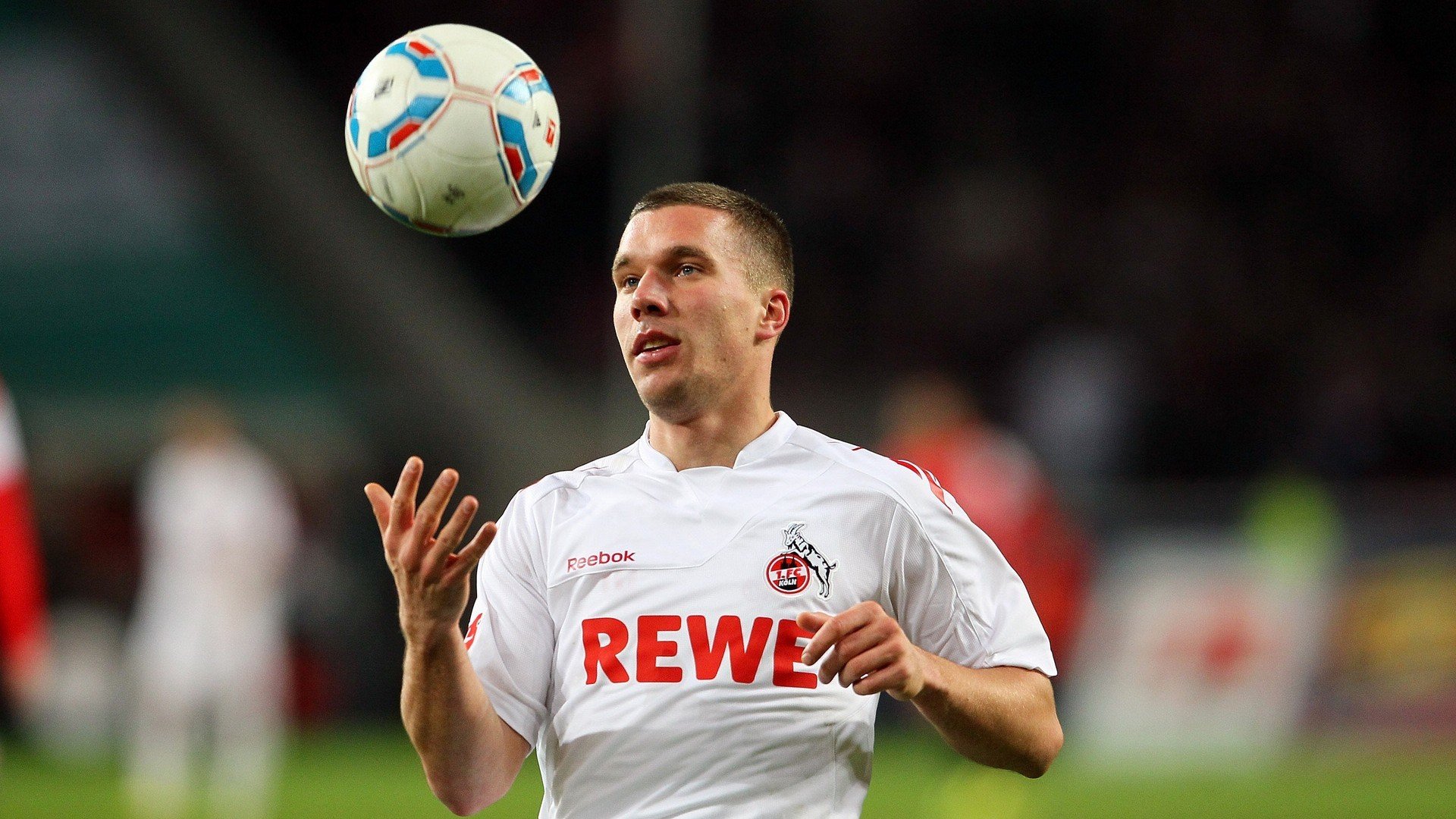 kaiyun sports-佛罗伦萨前锋捧得金靴奖，成为赛季目标，佛罗伦萨前锋捧得金靴奖,成为赛季目标了吗